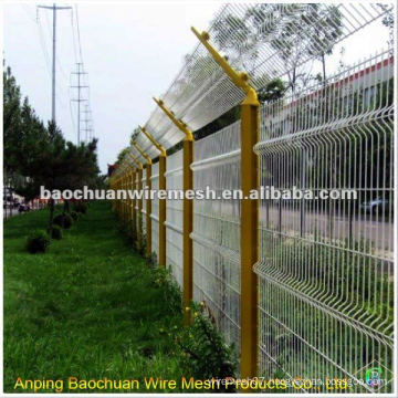 The welded 2D panel triangle bending guard fence (Manufacture)